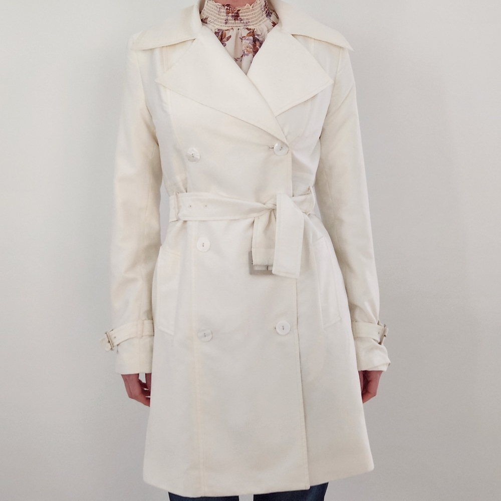 Cream trench coat - Picture 2 of 7